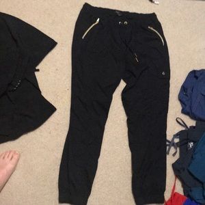 Jaanu scrub jogger style pants Large.